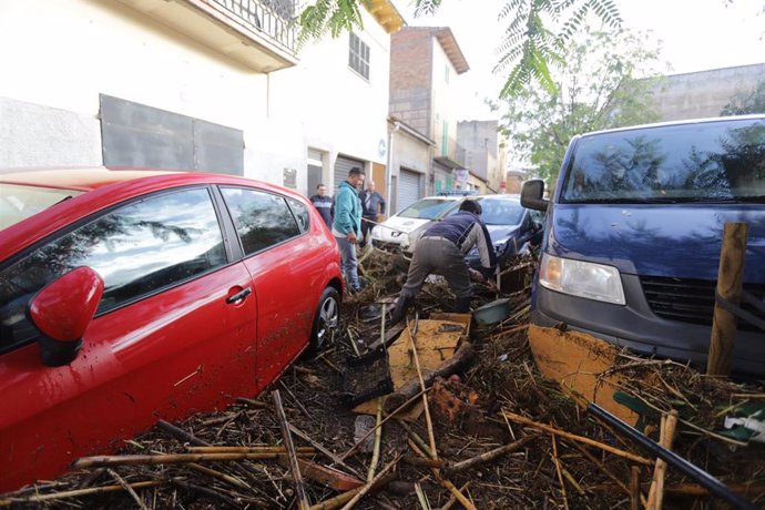 Archivo - Imágenes de coches destrozados en Sant Llorenç (Mallorca)  tras las intensas lluvias  