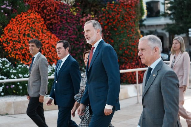 El Rey junto al Lehendakari, Iñigo Urkullu, en el 40 aniversario de Confebask
