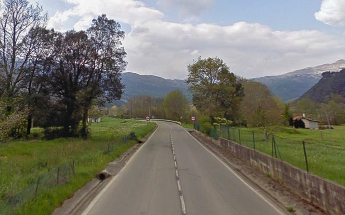 Carretera autonómica Cantabria. Obras de mejoras en infraestructuras. Paseo peatonal.