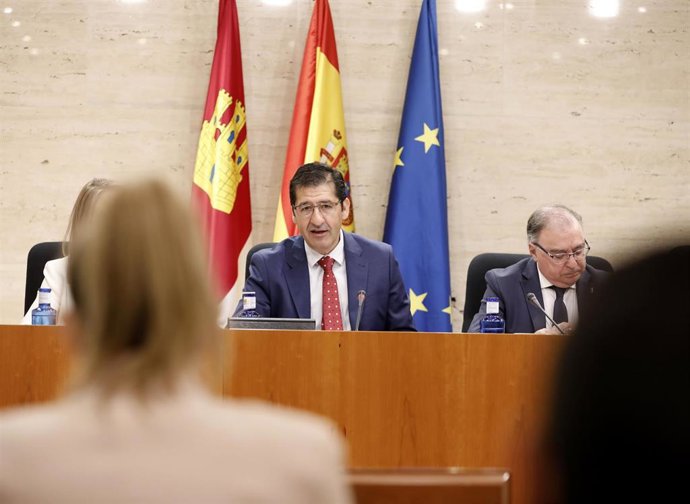 El vicepresidente segundo de C-LM, José Manuel Caballero, en las Cortes.