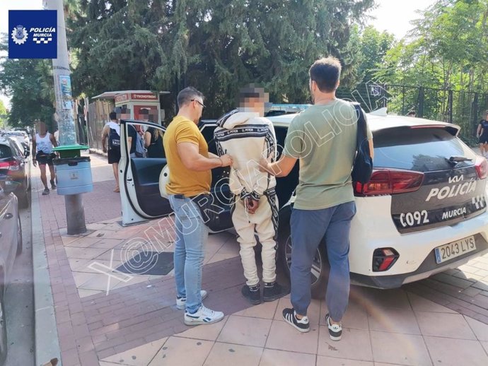 Imagen del individuo en el momento del arresto