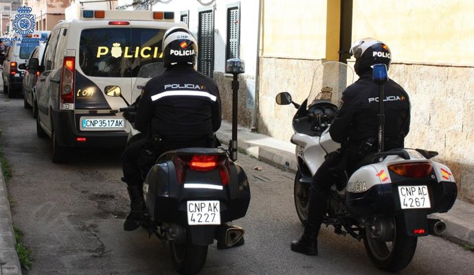 Vehículos de la Policía Nacional.