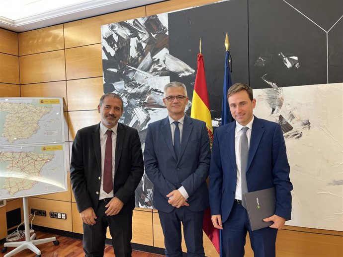 El consejero de Política Local, Infraestructuras y Lucha contra la Despoblación, Daniel Osés, ha mantenido un encuentro de trabajo hoy, día 9, en Madrid, con el secretario de estado de Transportes, Movilidad y Agenda Urbana, David Lucas