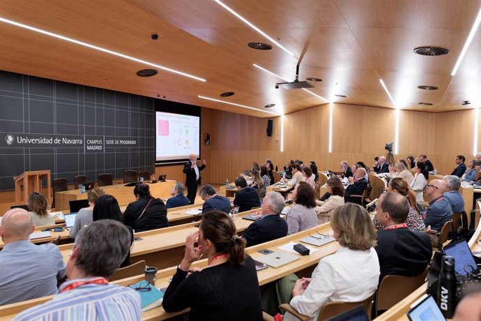 Ponencia durante la 'International Reputation Week', el primer congreso internacional sobre reputación corporativa y universitaria que se celebra en España,organizado por la Universidad de Navarra y Corporate Excellence - Centre for Reputation Leadershi