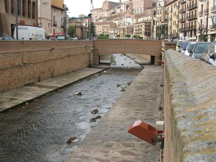 Archivo - Cauce del río Queiles a su paso por Tarazona (Zaragoza)