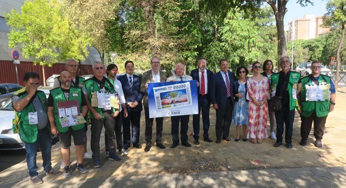 Presentación del cupón de la ONCE por el 20 aniversario del Polígono Sur.