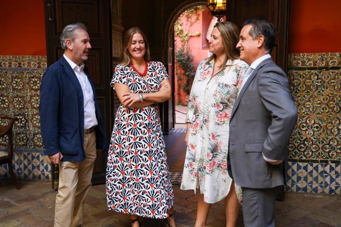 Presentación de la oferta cultural y de ocio 'Sevilla Ópera Nights'.