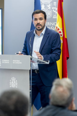 El ministro de Consumo en funciones, Alberto Garzón, interviene durante el acto de presentación del informe Estereotipos sexistas en la publicidad de juguetes: situación y evolución, a 9 de octubre de 2023, en Madrid (España). Elaborado por la Asociac