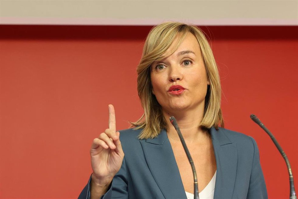 La portavoz del PSOE y ministra de Educación y FP en funciones, Pilar Alegría, ofrece una rueda de prensa tras finalizar la reunión de la CEF, en la sede del PSOE en Ferraz, a 9 de octubre de 2023, en Madrid (España)