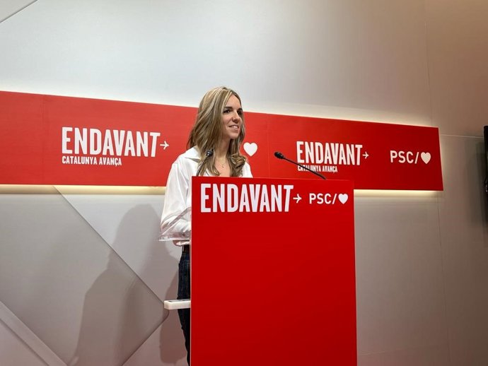 La portaveu del PSC, Elia Tortolero, en la roda de premsa