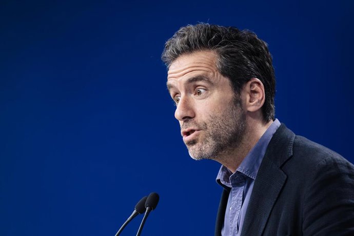 El portavoz del PP y vicesecretario de Cultura y Sociedad Abierta, Borja Sémper, ofrece una rueda de prensa posterior a la reunión del Comité de Dirección del Partido Popular, en la sede nacional del PP, a 9 de octubre de 2023, en Madrid (España). Duran