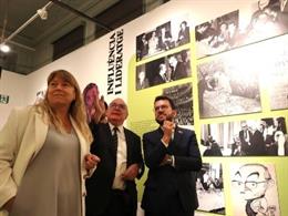 La consellera Natlia Garriga i el president Pere Aragons en la doble exposició sobre Joan Fuster