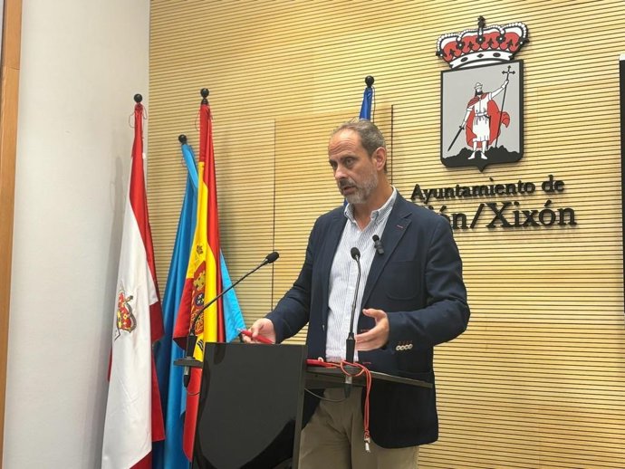 Constantino Vaquero, concejal del Grupo Municipal Socialista del Ayuntamiento de Gijón.