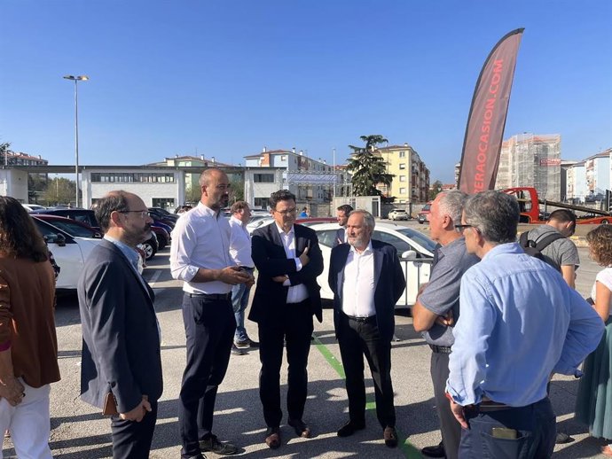 Foto del día de la inauguración del Salón del Motor de Torrelavega