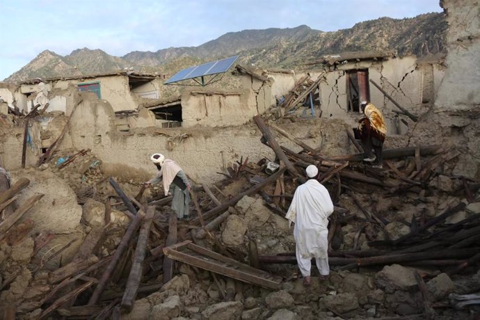 Archivo - Daños materiales a causa de un terremoto en la provincia de Paktika, en el este de Afganistán