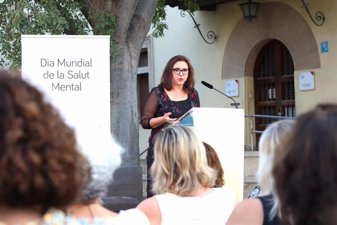 La consellera de Salud, Manuela García, durante el acto celebrado este lunes en el Parc Sanitari Bons Aires, en Palma, en el marco de la jornada del Día Mundial de la Salud Mental.