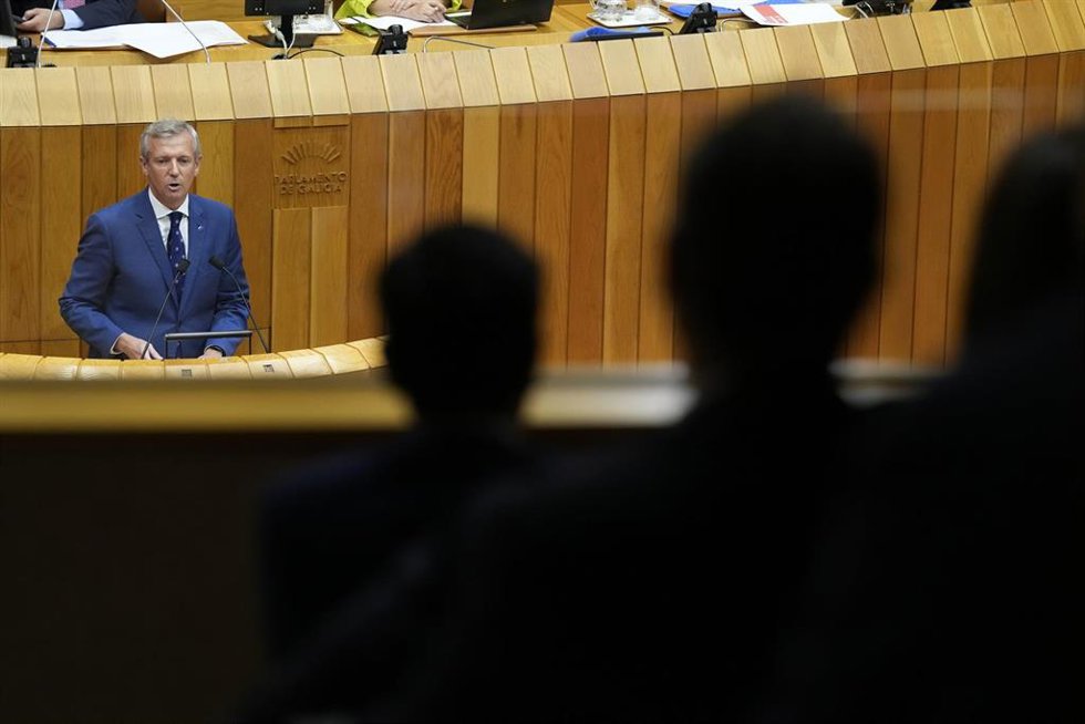 El presidente de la Xunta de Galicia, Alfonso Rueda, durante el debate sobre el estado de la autonomía de Galicia, a 9 de octubre de 2023, en Santiago de Compostela,