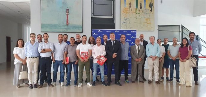 Representantes de UGT y de Femeco tras la firma del Convenio del Metal de Córdoba.