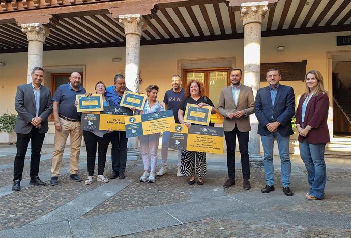 Los responsables de los tres establecimientos que se han alzando con los premios del Concurso Tapas x Comarcas de la zona Sur-Este.