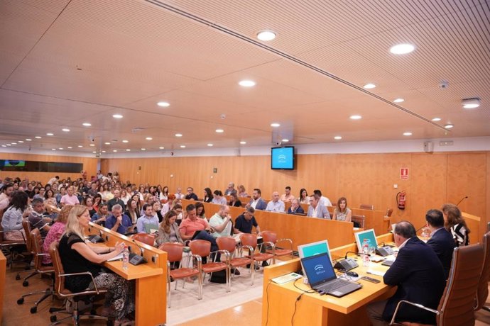 Sesión de trabajo en la Diputación de Sevilla sobre la nueva Ley de Función Pública