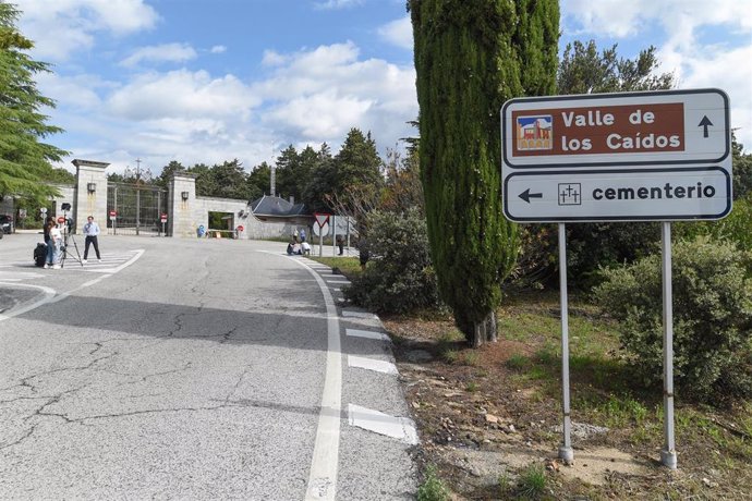 Archivo - Entrada al Valle de Cuelgamuros