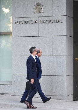 L'exseleccionador Jorge Vilda (e) arriba a l'Audincia Nacional per a prendre declaració com investigat, a 10 d'octubre de 2023, a Madrid (Espanya). 