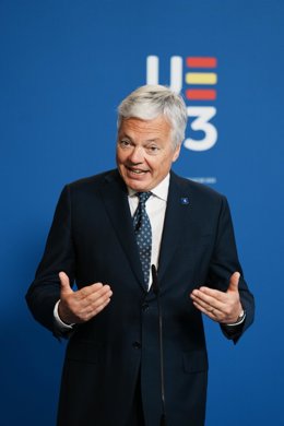 Archivo - El comisario europeo de Justicia, Didier Reynders, ofrece declaraciones a su llegada a la segunda jornada de la reunión informal de ministros de Consumo de la UE, en el Palacio Euskalduna, a 25 de julio de 2023, en Bilbao, Vizcaya, País Vasco 