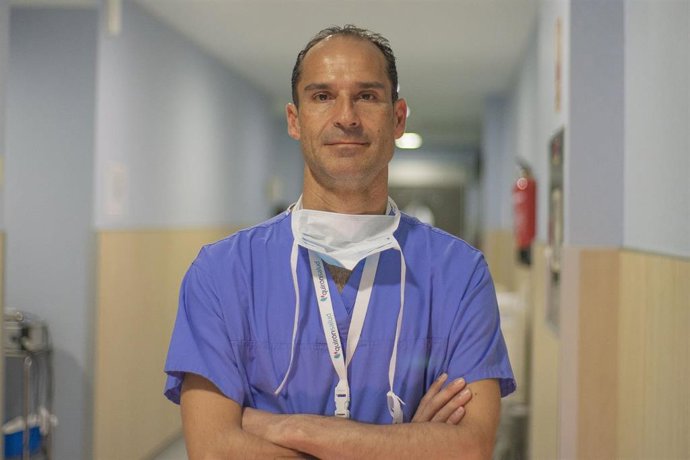 Archivo - El doctor César Ramírez fue el primer cirujano malagueño y andaluz en obtener la acreditación Board Europeo (EBSQ) en Cirugía Oncológica en 2007, lo que le ha empujado y permitido ser pionero en esta cirugía desde hace 13 años en la provincia
