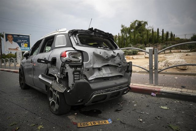 Imagen de archivo de un vehículo en Ashkelón tras el lanzamiento de un cohete desde la Franja de Gaza. 