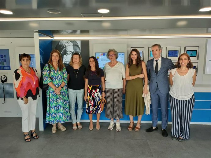 Representantes institucionales  en la inauguración en Salamanca de la 'Ruta Enfermera'