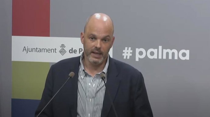 El regidor de Urbanismo, Vivienda y Proyectos Estratégicos, Óscar Fidalgo, en rueda de prensa