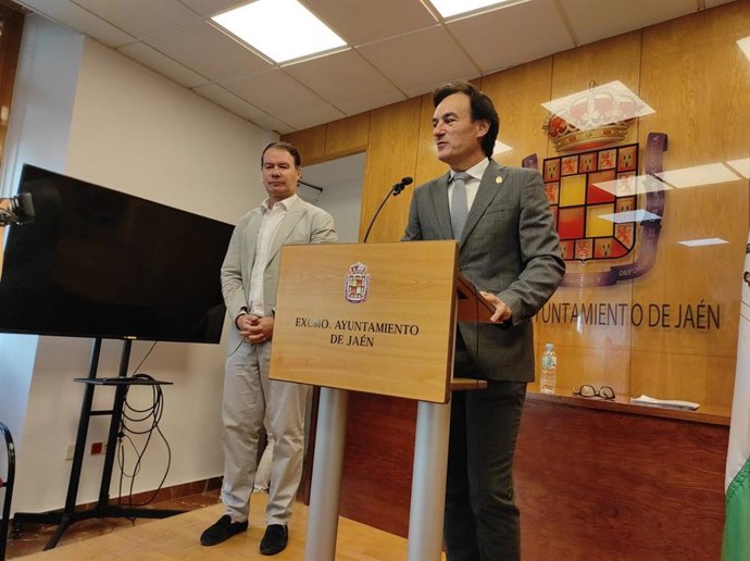 Agustín González y Manuel Carlos Vallejo durante la rueda de prensa