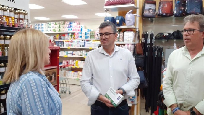 Empleo pone en marcha una campaña de bonos descuento en comercios de las comarcas de Huéscar, Guadix y Loja.