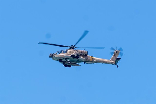 Archivo - Un helicóptero AH-64 Apache de la Fuerza Aérea de Israel en Tel Aviv (archivo)
