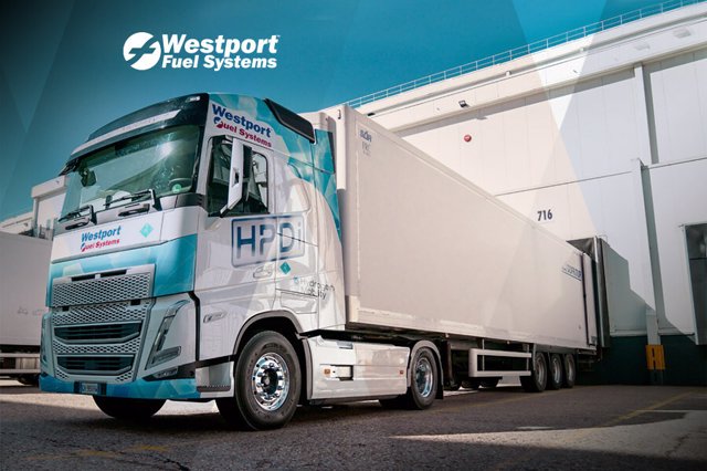 The Westport H2 HPDI fuel system-equipped demonstration truck unloading fresh freight at the Mercadona logistics hub in Getafe, Spain (September 22, 2023). Photo credit: Andrés Valdivia (CNW Group/Westport Fuel Systems Inc.)