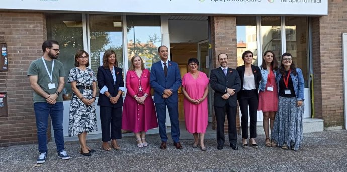 El consejero de Sanidad del Gobierno de Aragón, José Luis Bancalero Flores, visita los servicios y programas de salud mental infanto-juvenil de ASAPME, en Zaragoza.