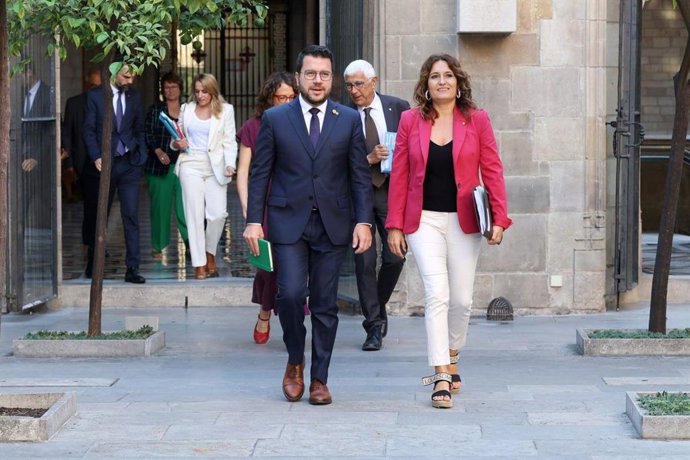 La consellera Laura Vilagr y el presidente de la Generalitat, Pere Aragons.