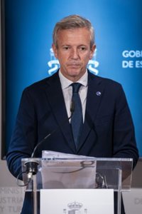 Rueda tacha de "broma" que el Gobierno recurra la ley gallega de litoral "con la que está cayendo" con la amnistía