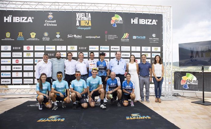 Indurain, Contador, Valverde y Pereiro, cartel de una XX Vuelta Cicloturista a Ibiza Campagnolo de récord.