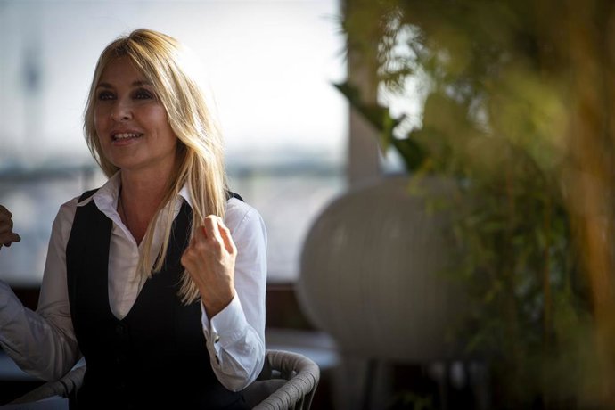 La actriz y directora de la Academia de las Artes Escénicas de España, Cayetana Guillén Cuervo, durante una entrevista con Europa Press, a 10 de octubre de 2023, en Madrid (España).