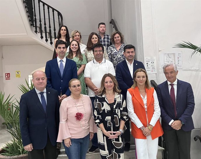 La delegada del Gobierno andaluz en Málaga, Patricia Navarro,  se reúne con alcaldes de los ayuntamientos recién incorporados al Consorcio de Transporte Metropolitano de Málaga