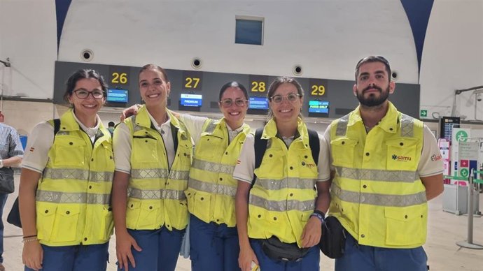 Un equipo de sanitarios de Fundación SAMU ha partido este martes desde Sevilla con dirección a la isla de El Hierro para sumarse al dispositivo del Gobierno de Canarias para la atención a personas migrantes