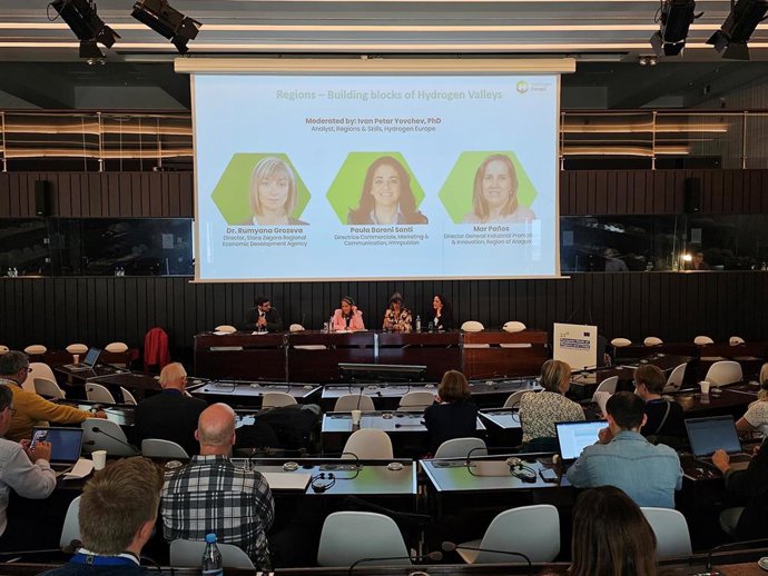 La directora general de Promoción Industrial del Gobierno de Aragón, Mar Paños, en Bruselas.