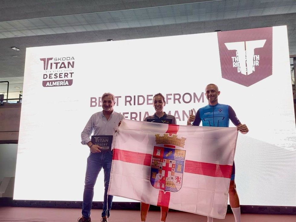 Tessa Kortekaas y Fran Herrero se llevan la Skoda Titan Desert Almería