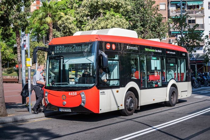 Archivo - Imatge de recurs d'un autobús de TMB
