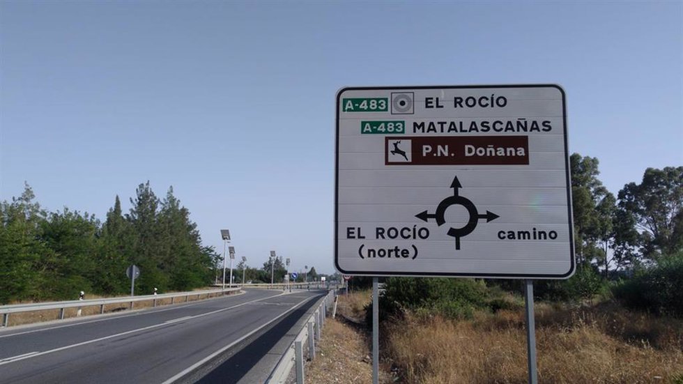 Archivo - Imagen de archivo de la carretera A-483 en la provincia de Huelva.