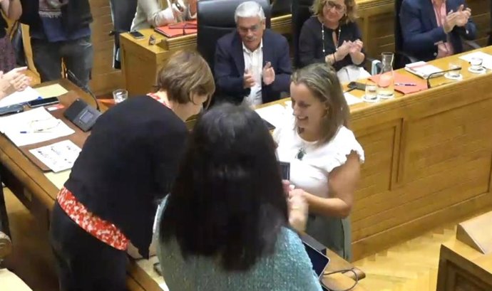 María Caunedo Fernández toma posesión en el Pleno Municipal de Gijón como concejala socialista.