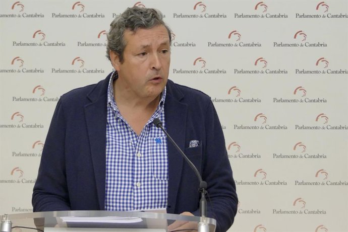 El diputado del PP en el Parlamento de Cantabria y senador autonómico Íñigo Fernández