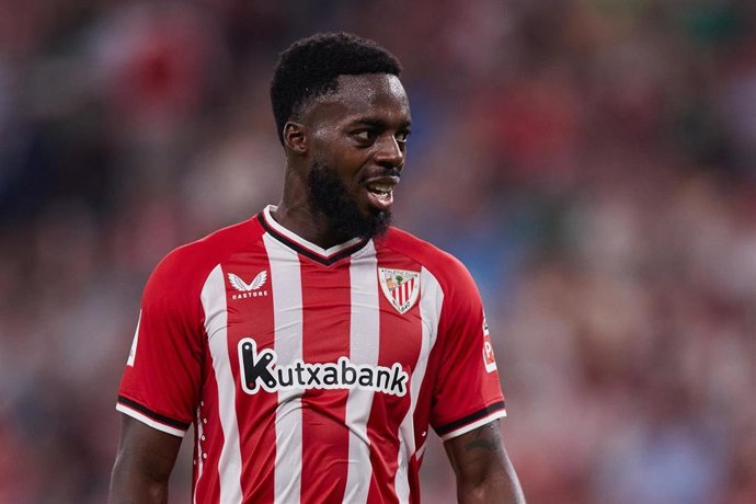 El jugador del Athletic Club Iñaki Williams, ante la UD Almería en San Mamés.