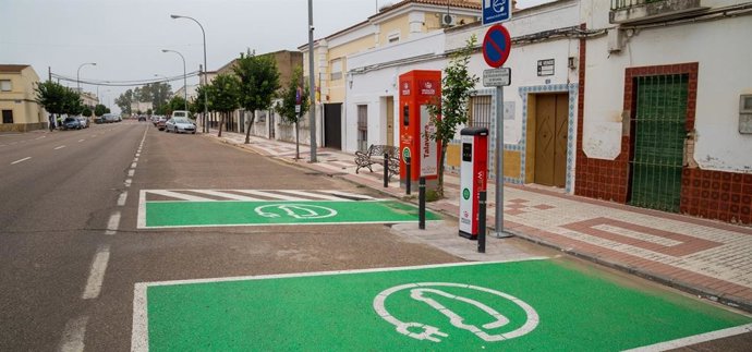 Archivo - Punto de recarga en Talavera la Real